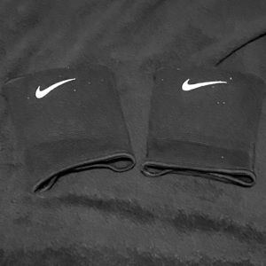 Nike black volleyball knee pads- barely worn